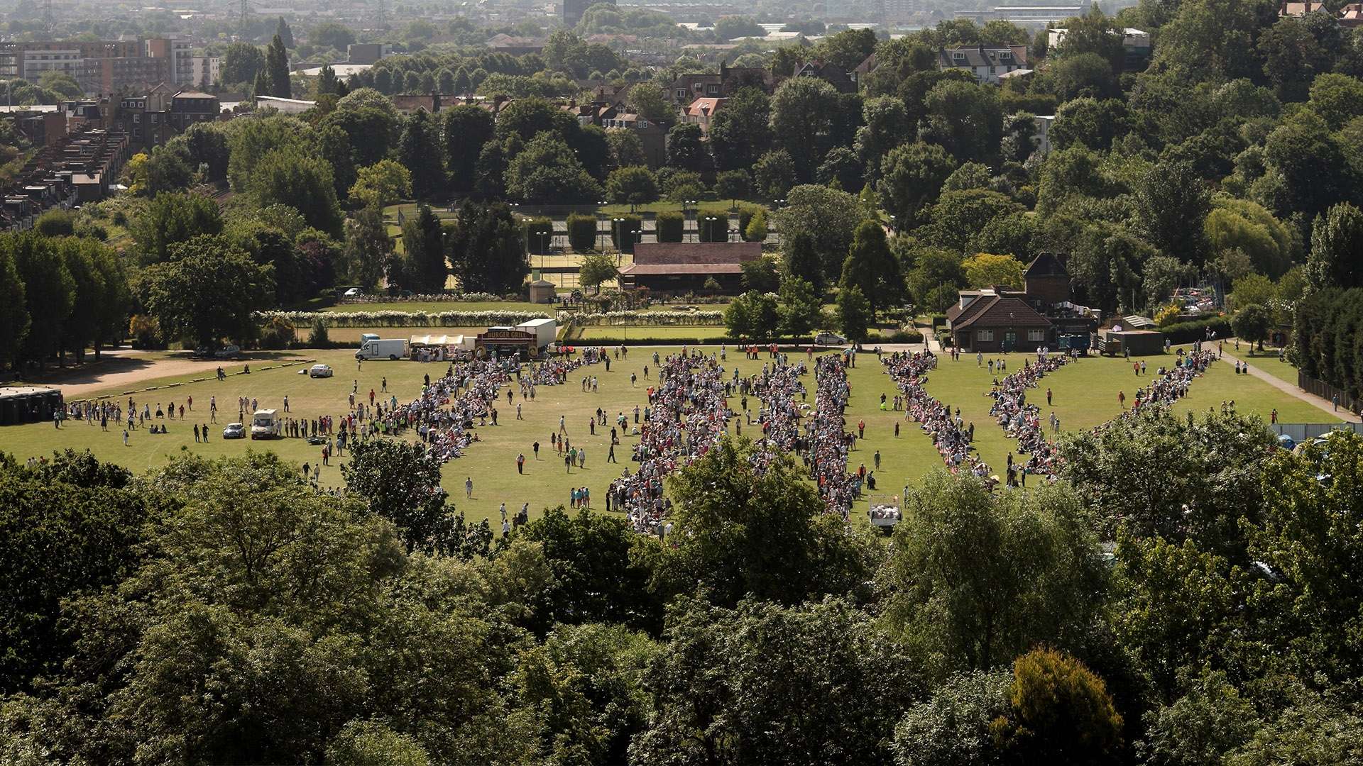 会不定期举 会不定期举